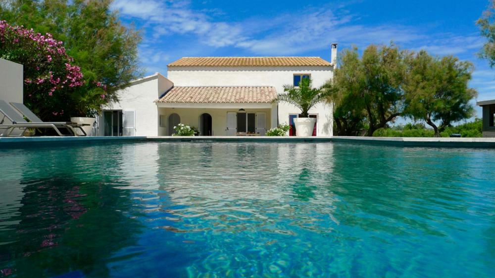 Mas Des Cabidoules Bed & Breakfast Saintes-Maries-de-la-Mer Bagian luar foto